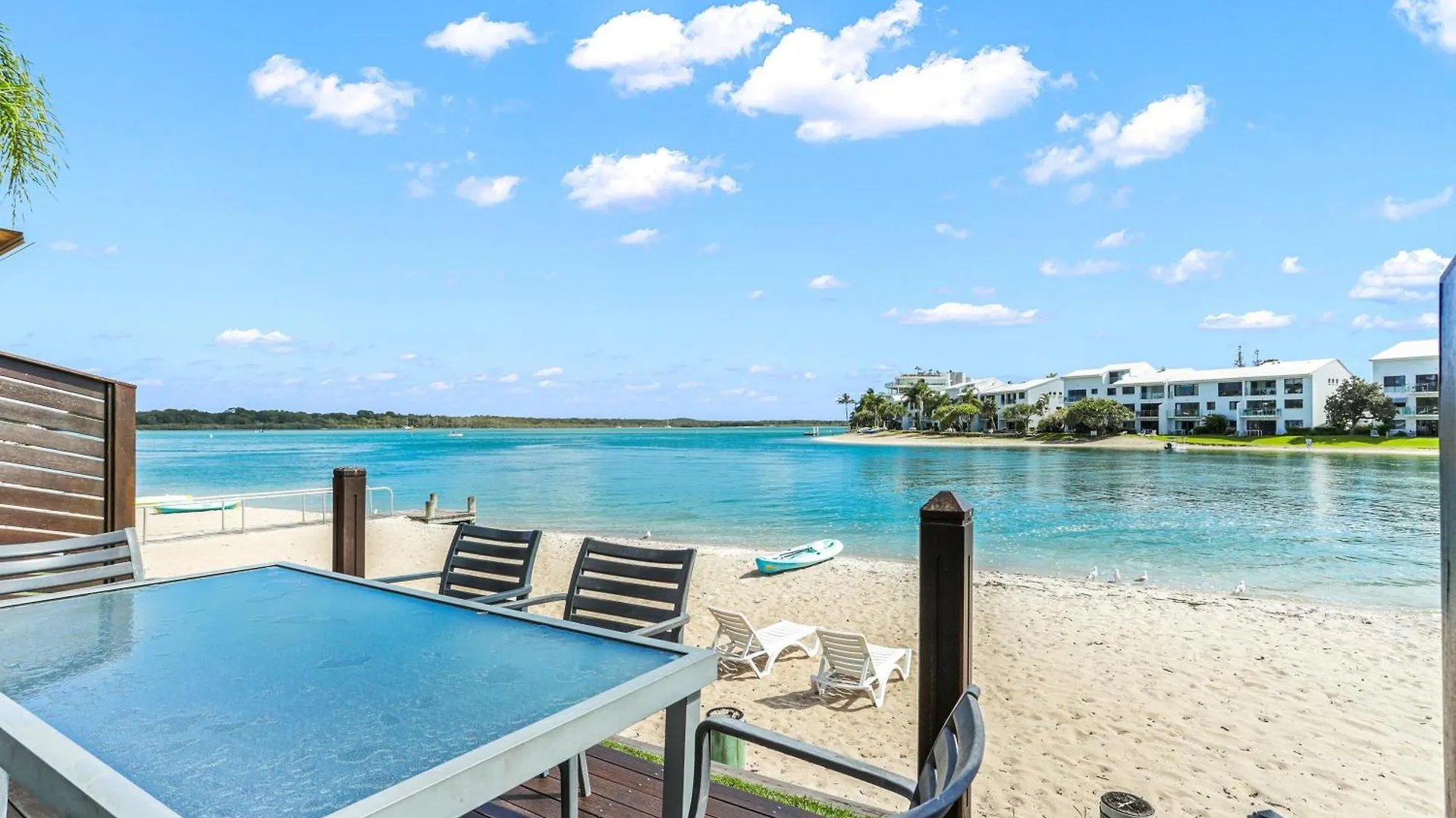 Noosa Riverfront Apartment Unit 7 Noosaville