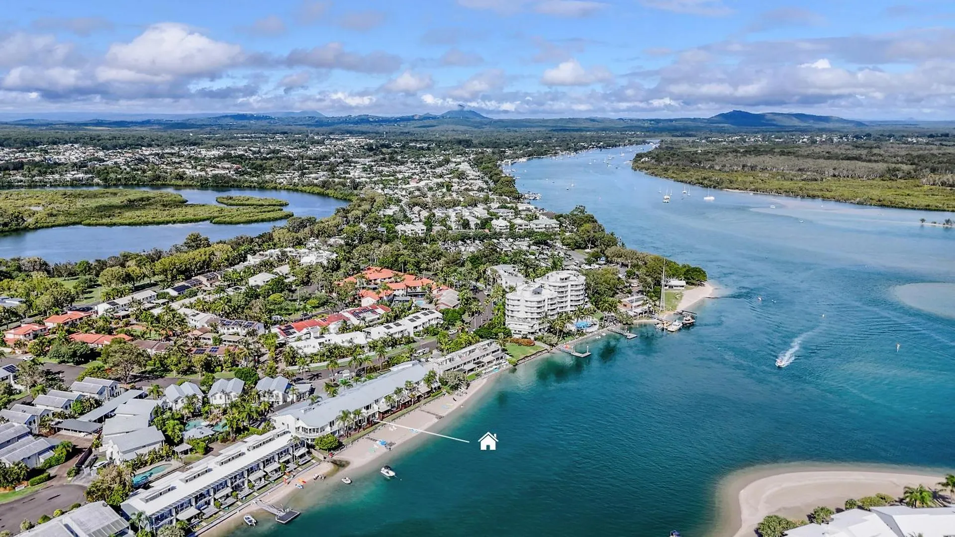 Noosa Riverfront Apartment Unit 7 Noosaville 0*,  Australia