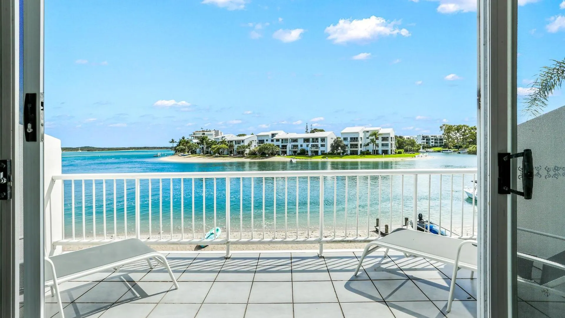 Noosa Riverfront Apartment Unit 7 Noosaville