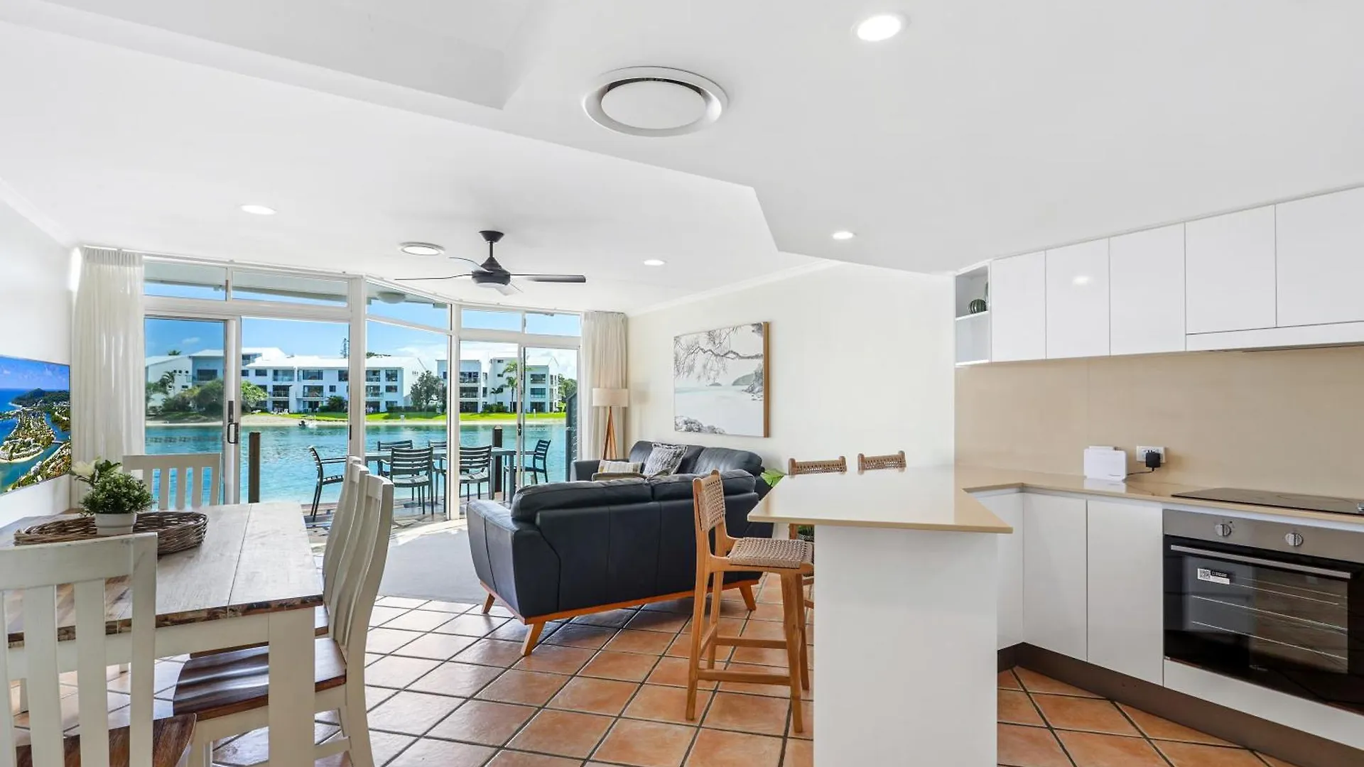 Noosa Riverfront Apartment Unit 7 Noosaville