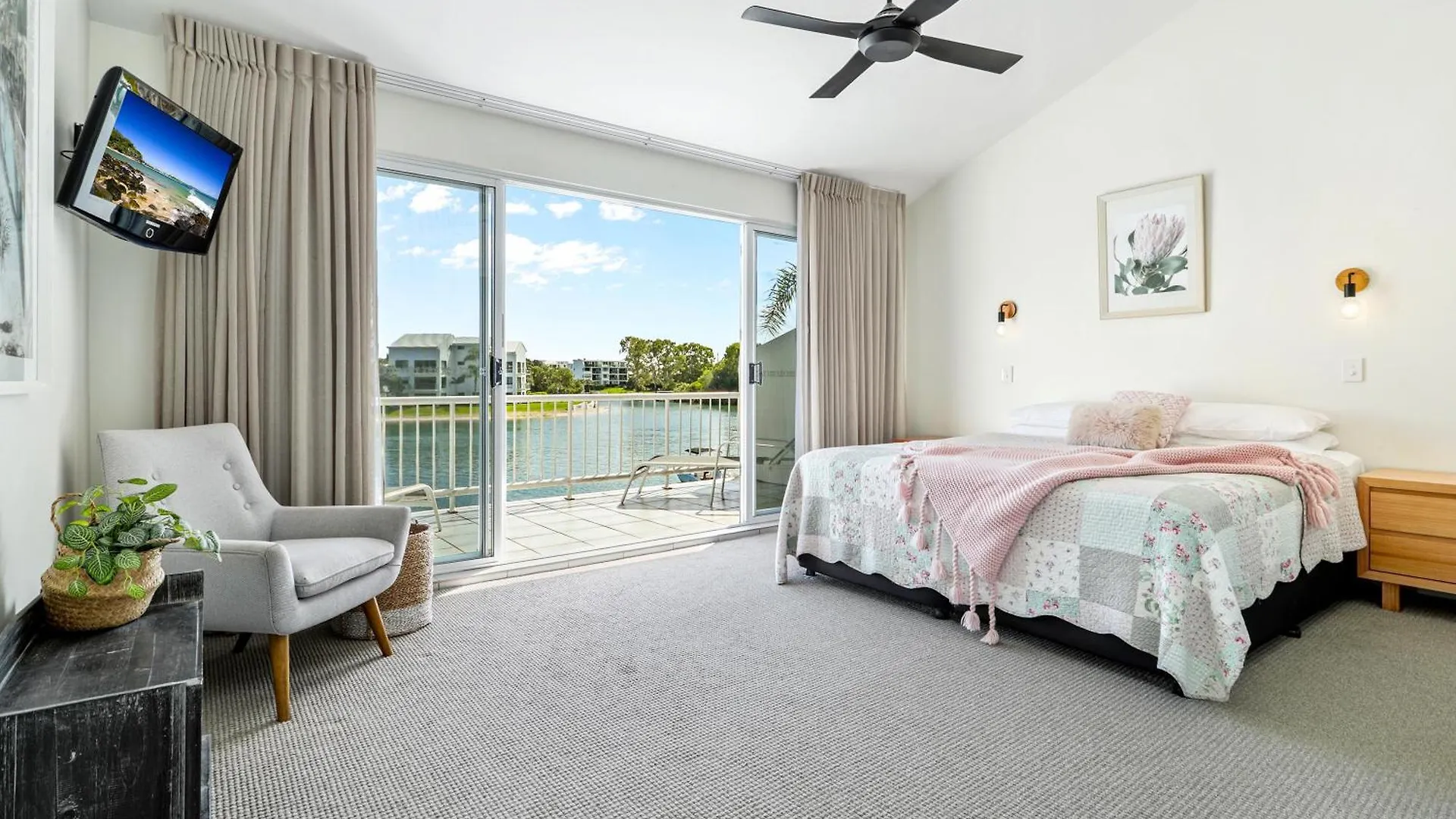 Noosa Riverfront Apartment Unit 7 Noosaville